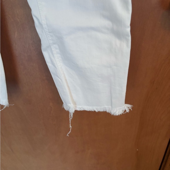 Old Navy Power Slim Straight High Rise  white jeans size 8 - Picture 5 of 8